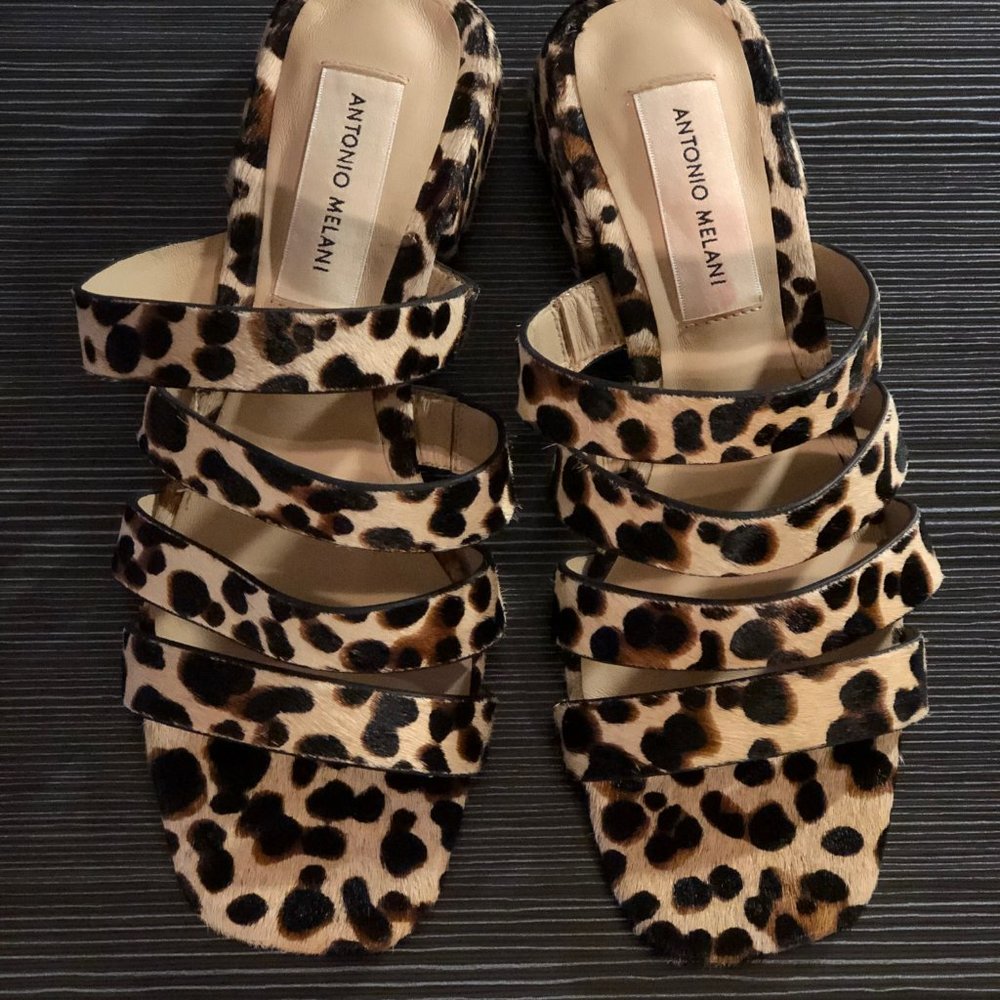 NWOT Leopard print calf fur sandals